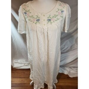 Vintage Phases Women's White Embroidered Dressing Gown Nightgown Size M